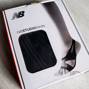 NB Studio Skin Yoga Socks